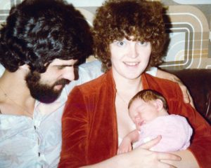 Jean-Pierre et son épouse Chantal Deschamps à la naissance de leur fille Sophie.